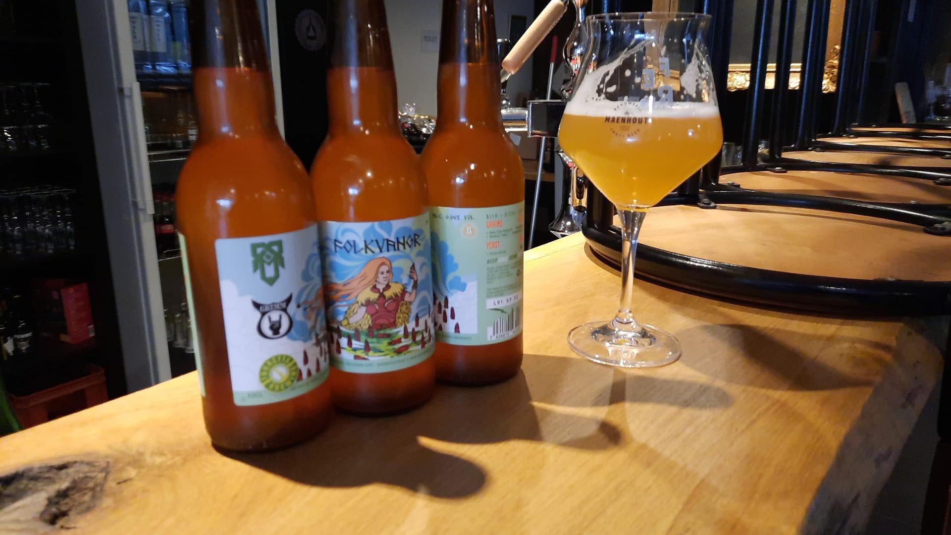 Folkvangr in bottle and glass