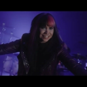 news_2023-11-20_Skarlett-Riot-new-single-Hold-Tight